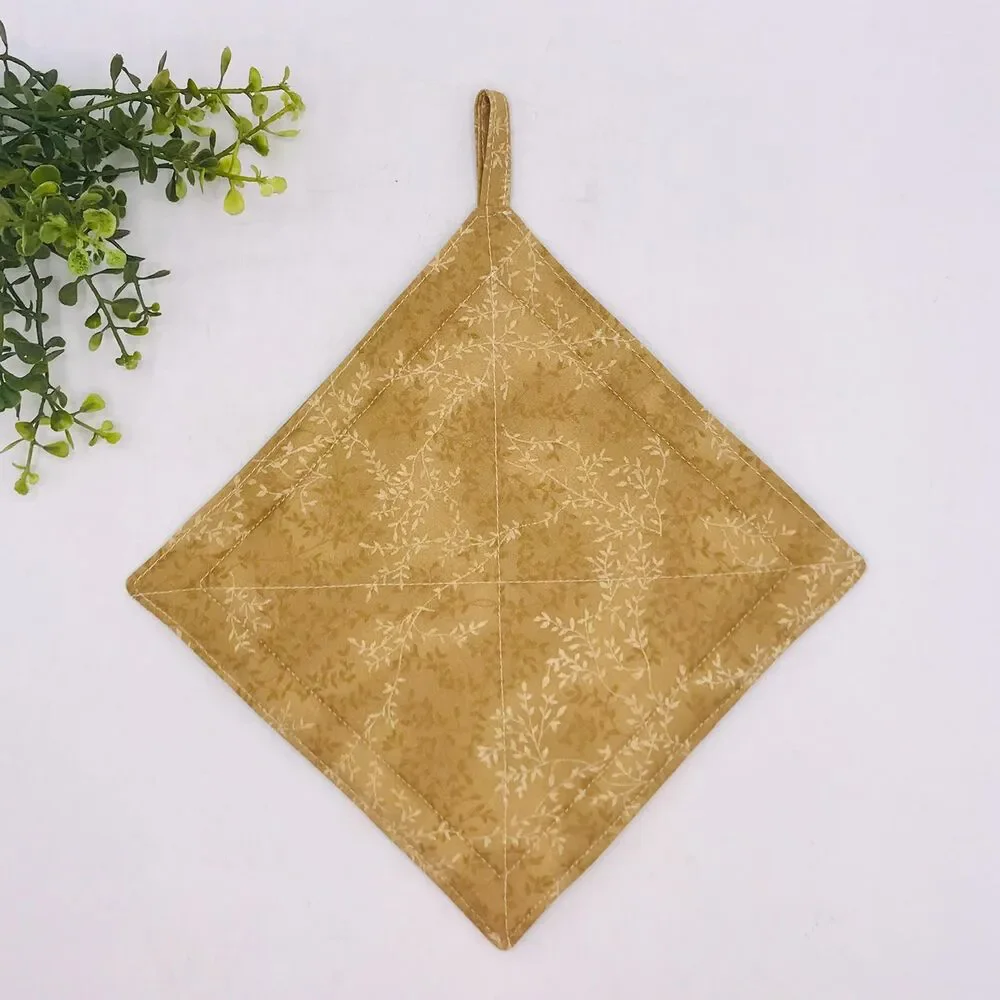 1 Square Potholder Neutral Tan VInes, Cottage Core Kitchen 7x7 Inches